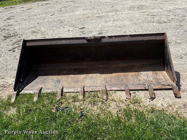 image for item EA4813 Skid steer bucket