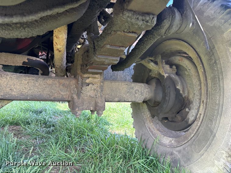 image for item EA4816 1980 International  1824 feed mixer truck
