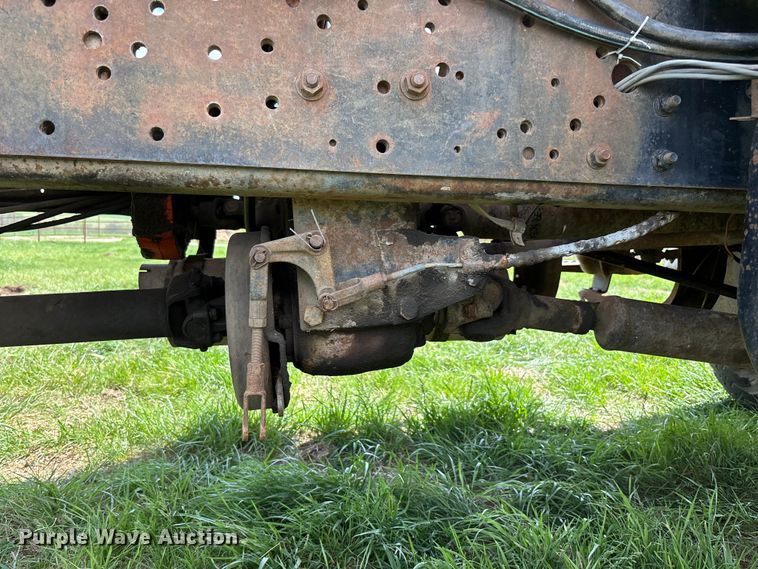 image for item EA4816 1980 International  1824 feed mixer truck
