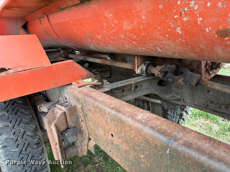 image for item EA4816 1980 International  1824 feed mixer truck