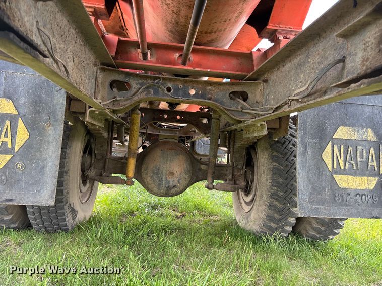 image for item EA4816 1980 International  1824 feed mixer truck