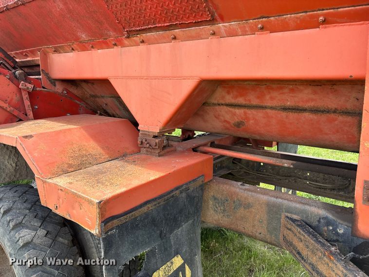 image for item EA4816 1980 International  1824 feed mixer truck