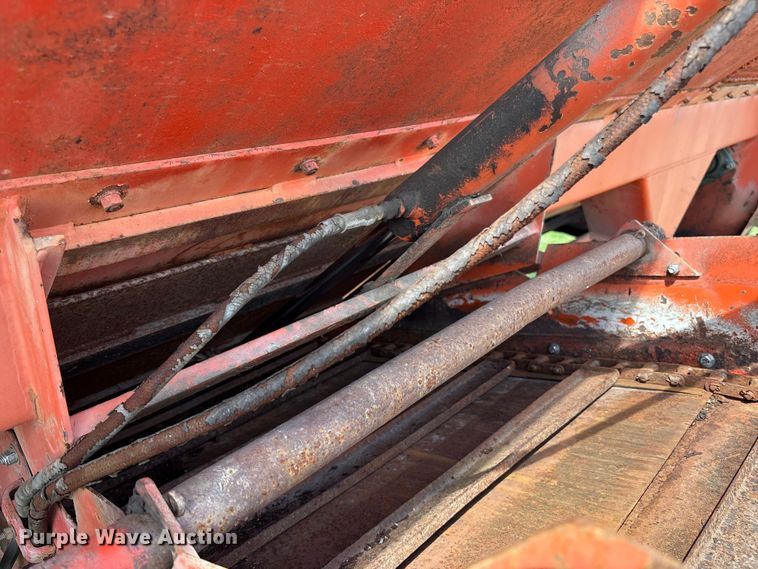 image for item EA4816 1980 International  1824 feed mixer truck