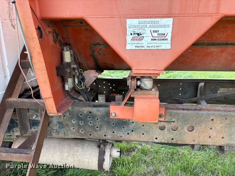 image for item EA4816 1980 International  1824 feed mixer truck