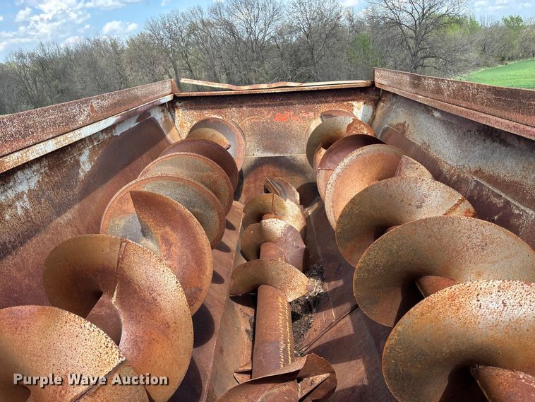 image for item EA4816 1980 International  1824 feed mixer truck