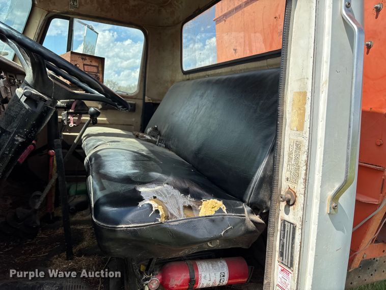image for item EA4816 1980 International  1824 feed mixer truck