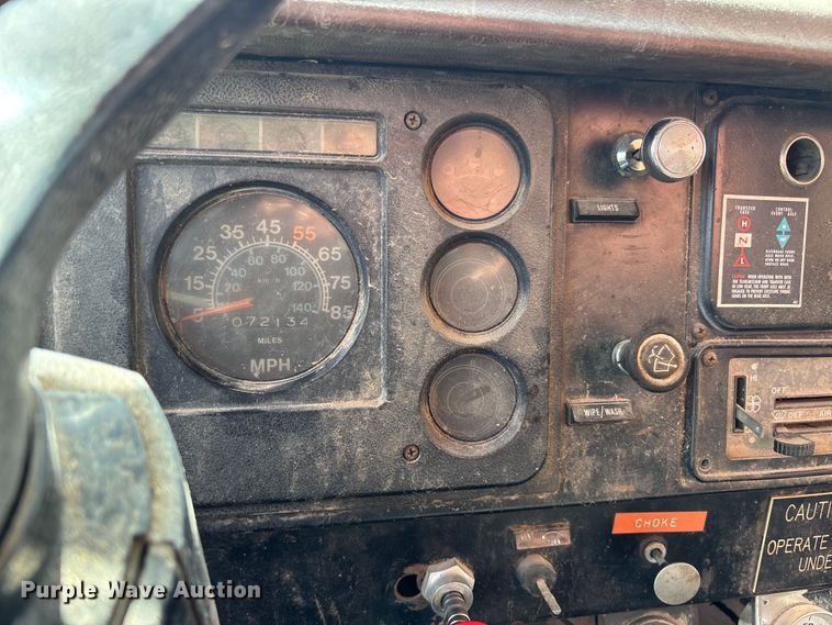 image for item EA4816 1980 International  1824 feed mixer truck