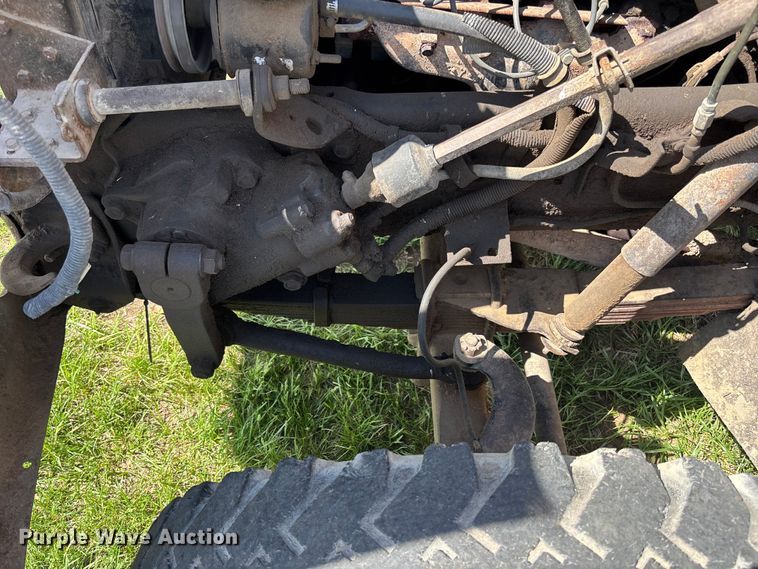 image for item EA4816 1980 International  1824 feed mixer truck