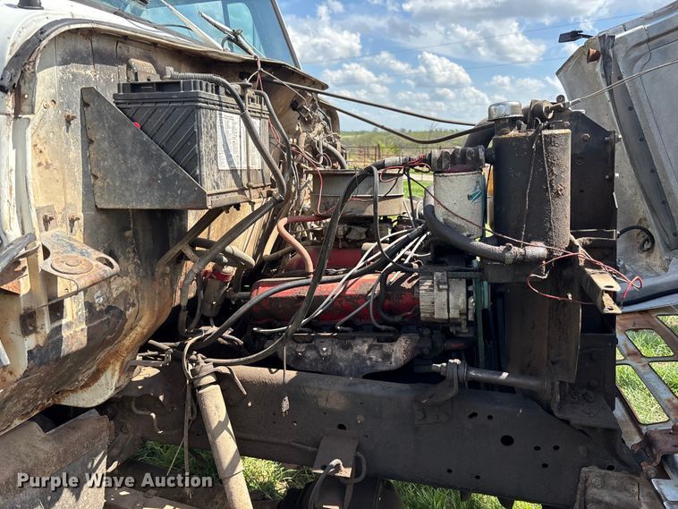 image for item EA4816 1980 International  1824 feed mixer truck