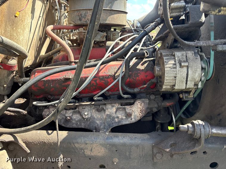 image for item EA4816 1980 International  1824 feed mixer truck
