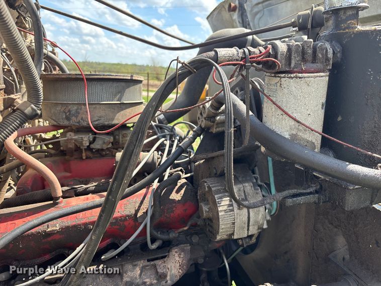 image for item EA4816 1980 International  1824 feed mixer truck