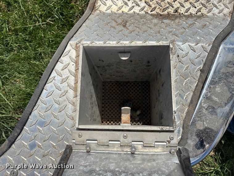 image for item EA4817 Truck parts