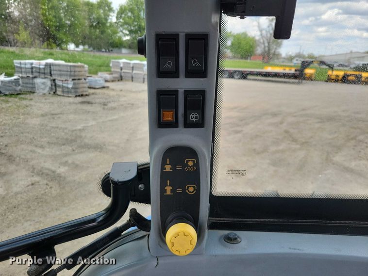 image for item EE0682 2011 New Holland T5070 MFWD tractor