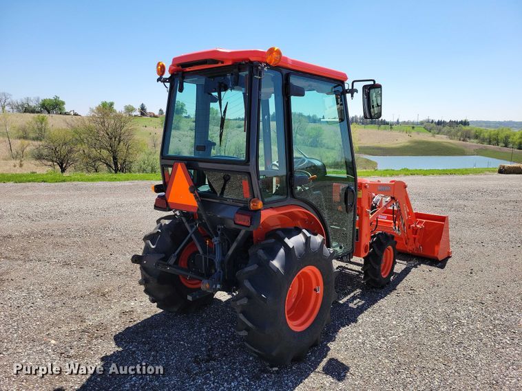 image for item EE0979 Kubota B3000 MFWD tractor
