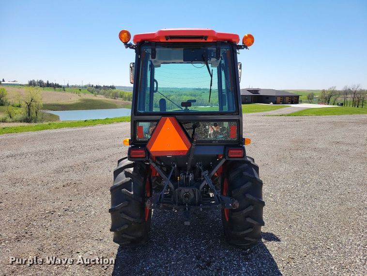 image for item EE0979 Kubota B3000 MFWD tractor
