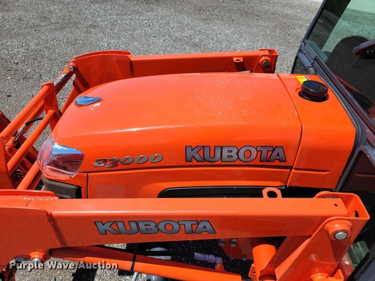 image for item EE0979 Kubota B3000 MFWD tractor