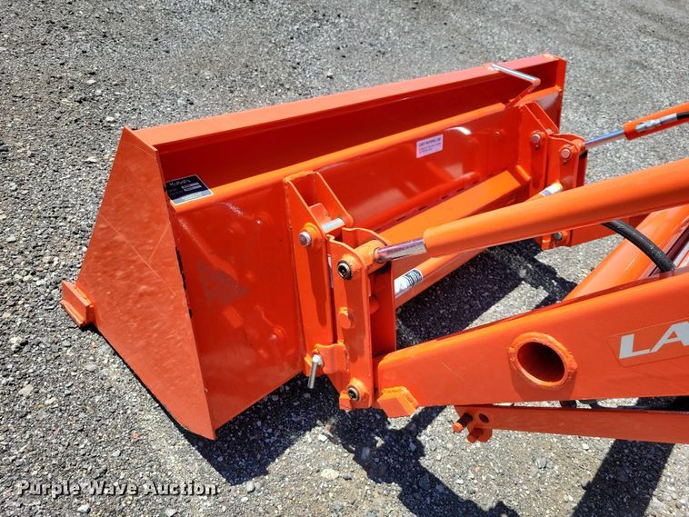image for item EE0979 Kubota B3000 MFWD tractor