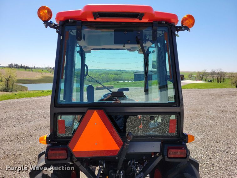 image for item EE0979 Kubota B3000 MFWD tractor