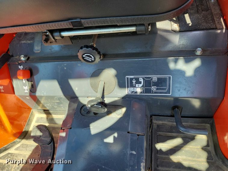 image for item EE0979 Kubota B3000 MFWD tractor