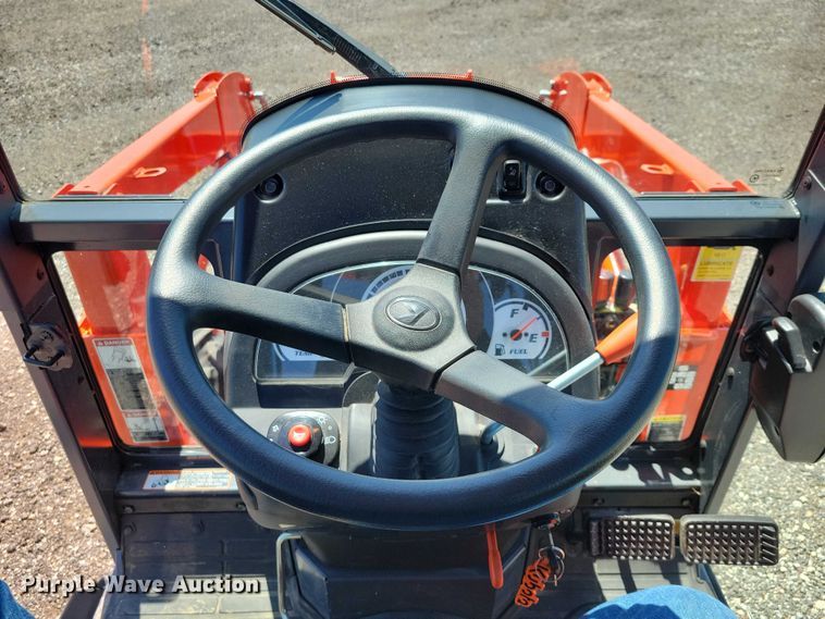 image for item EE0979 Kubota B3000 MFWD tractor