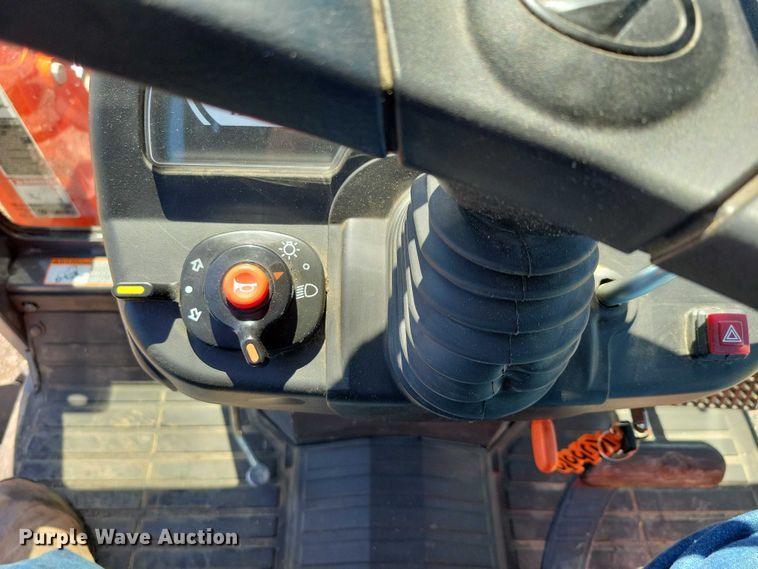 image for item EE0979 Kubota B3000 MFWD tractor