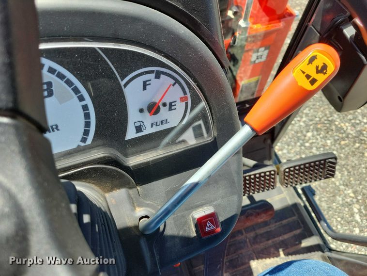 image for item EE0979 Kubota B3000 MFWD tractor