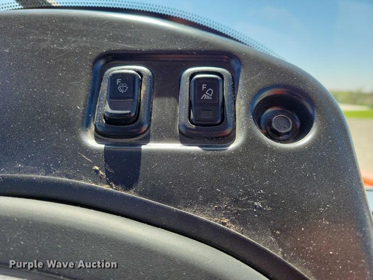 image for item EE0979 Kubota B3000 MFWD tractor