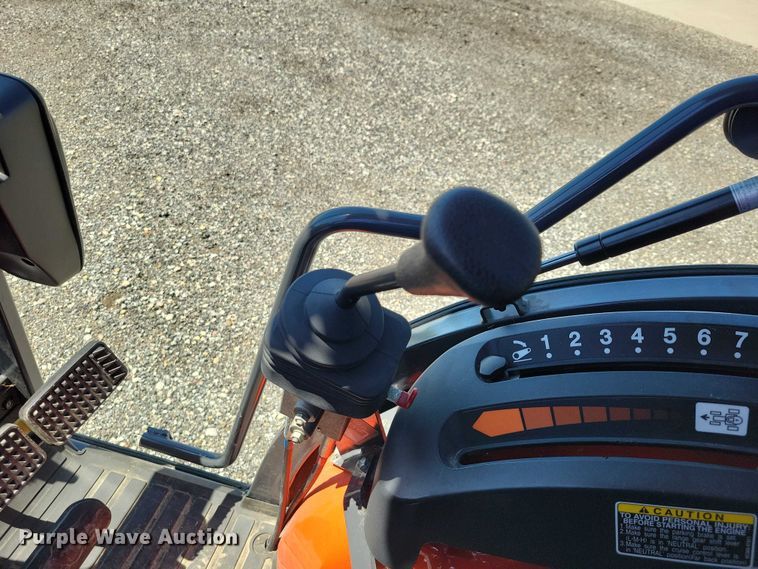 image for item EE0979 Kubota B3000 MFWD tractor