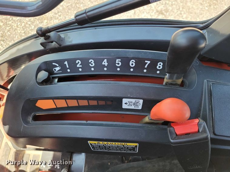 image for item EE0979 Kubota B3000 MFWD tractor