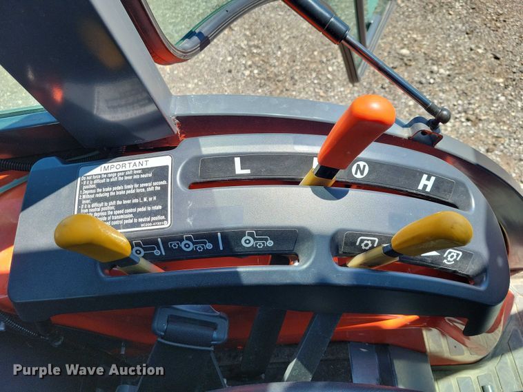 image for item EE0979 Kubota B3000 MFWD tractor