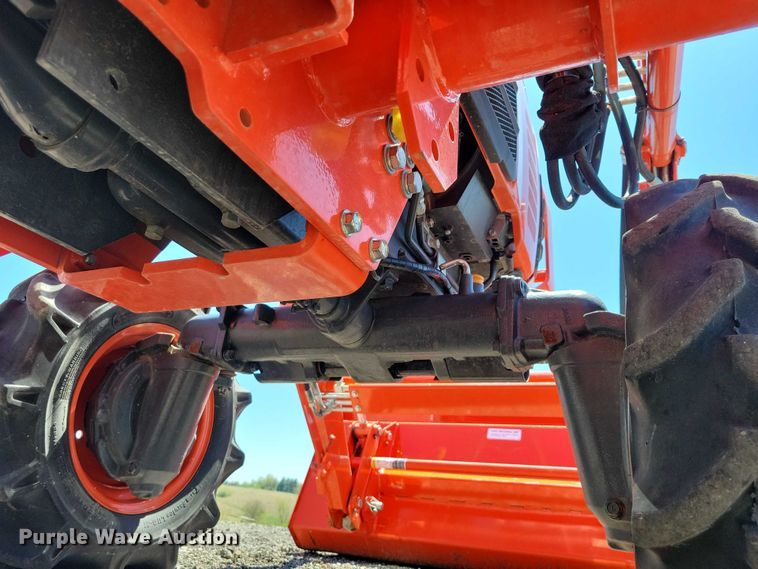 image for item EE0979 Kubota B3000 MFWD tractor