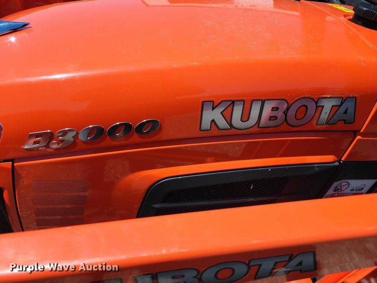image for item EE0979 Kubota B3000 MFWD tractor