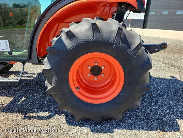 image for item EE0979 Kubota B3000 MFWD tractor