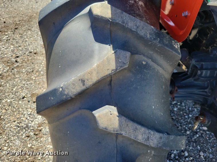 image for item EE0979 Kubota B3000 MFWD tractor