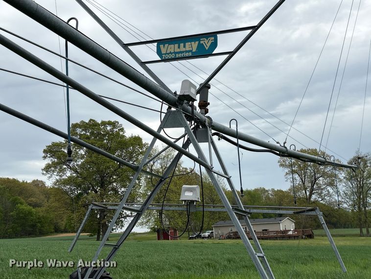 image for item EF1081 Valley 7000 center pivot