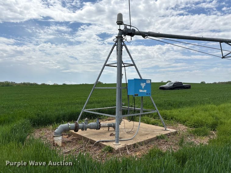 image for item EF1082 Valley 7000 center pivot