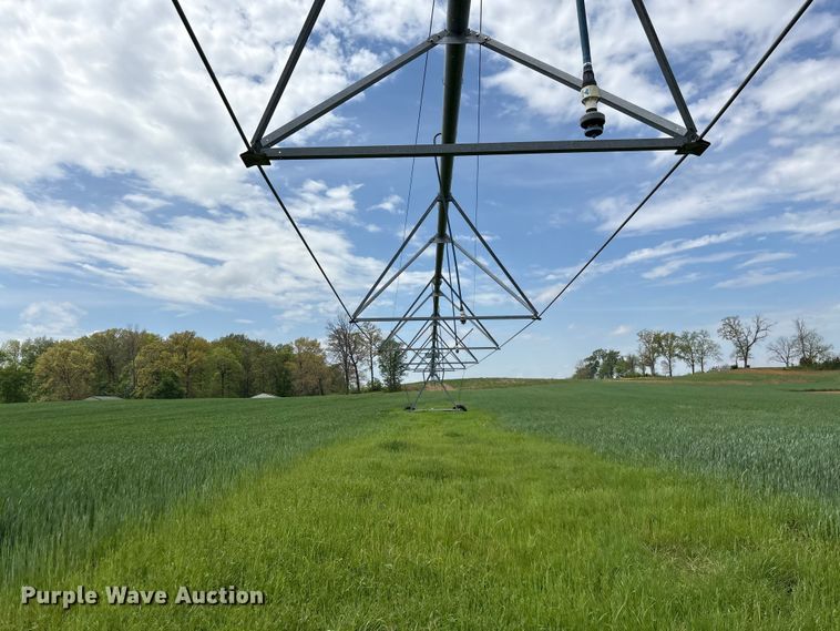 image for item EF1082 Valley 7000 center pivot