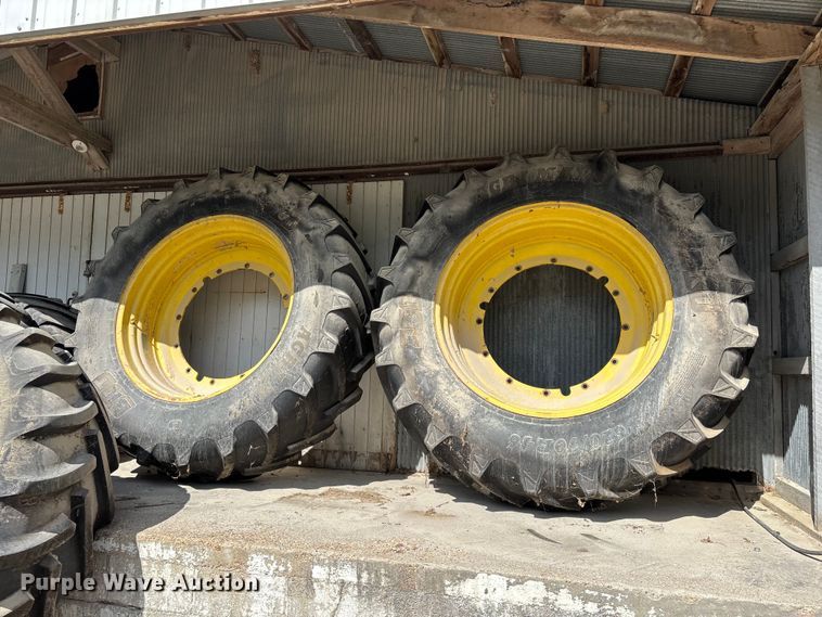 image for item EO4229 (4) tires and wheels