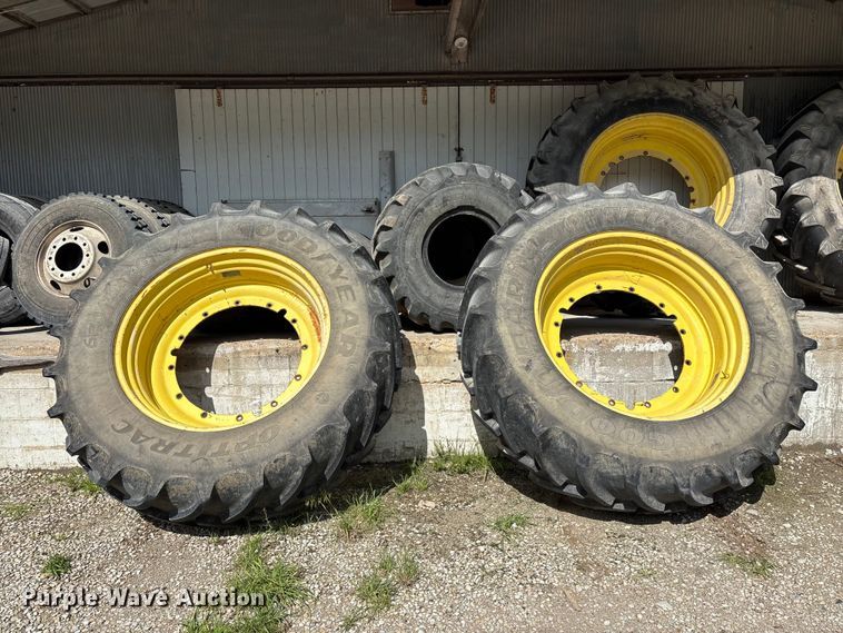 image for item EO4229 (4) tires and wheels