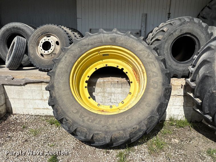 image for item EO4229 (4) tires and wheels
