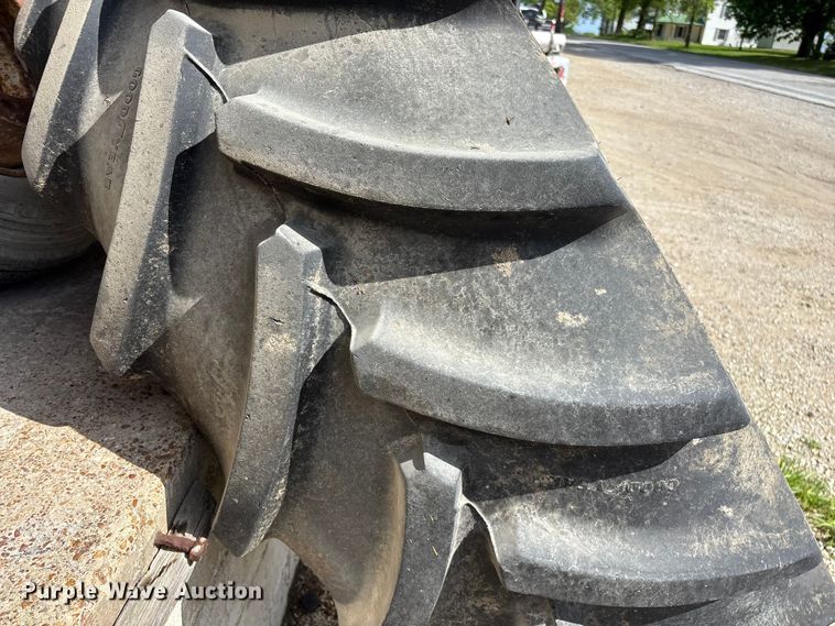 image for item EO4229 (4) tires and wheels