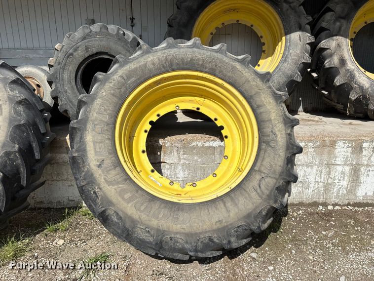 image for item EO4229 (4) tires and wheels