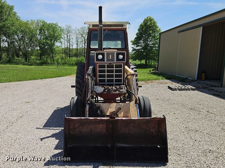 image for item EO7278 1974 International Harvester 1066 tractor