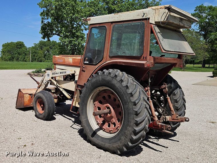 image for item EO7278 1974 International Harvester 1066 tractor