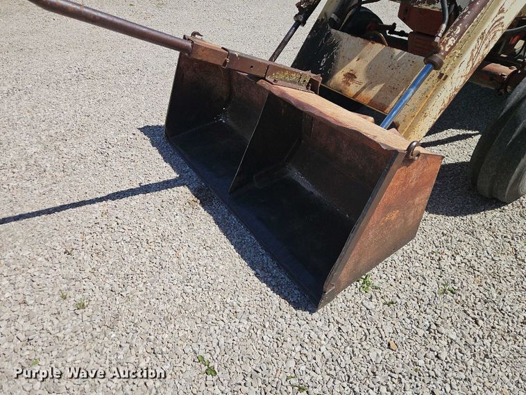 image for item EO7278 1974 International Harvester 1066 tractor
