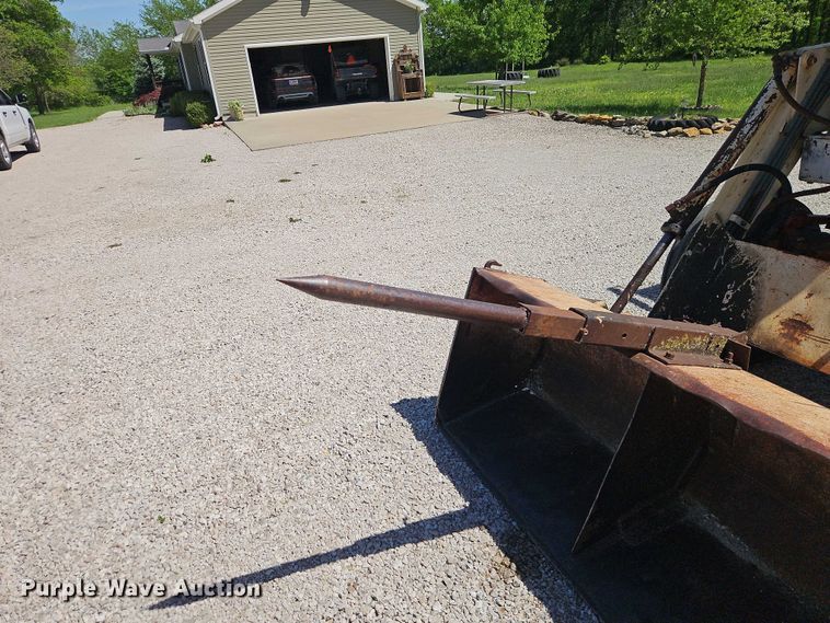 image for item EO7278 1974 International Harvester 1066 tractor