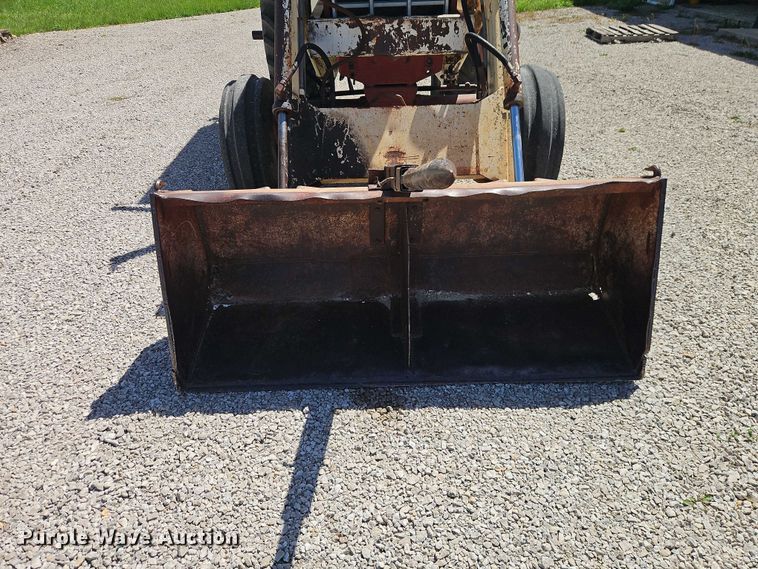 image for item EO7278 1974 International Harvester 1066 tractor