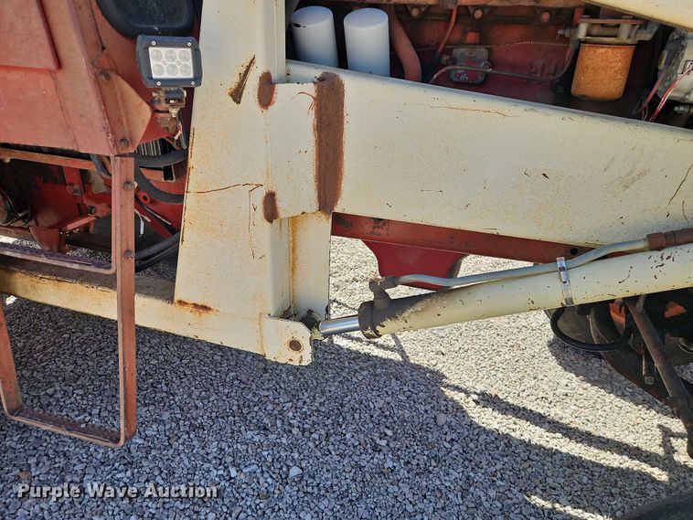 image for item EO7278 1974 International Harvester 1066 tractor
