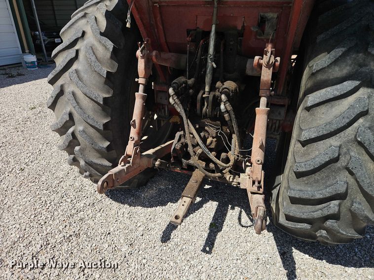 image for item EO7278 1974 International Harvester 1066 tractor