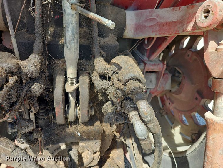 image for item EO7278 1974 International Harvester 1066 tractor